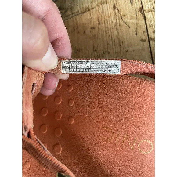 Vionic Women's Size 10 Karina Orange Leather Gold Hardware‎ Thong Strap Sandals - Picture 6 of 7